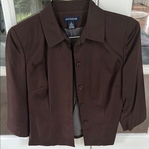 Ann Taylor Brown Blazer with Tailored Fit and Pointed Collar🌿